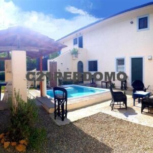 Villa confortable sur deux niveaux avec piscine dans un quartier très calme de Sosúa.