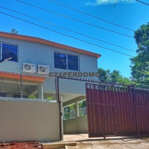 Maison à deux étages récemment rénovée à Sosua