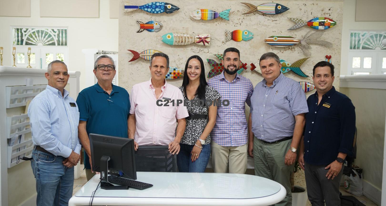 C21 Our Team Large Company