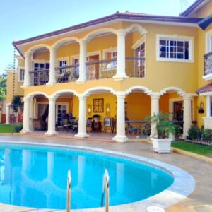 Maison luxueuse dans le meilleur quartier résidentiel de Puerto Plata.