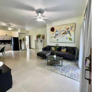 Condominio moderne de deux dortoirs et de deux bains dans le centre de Cabarete.